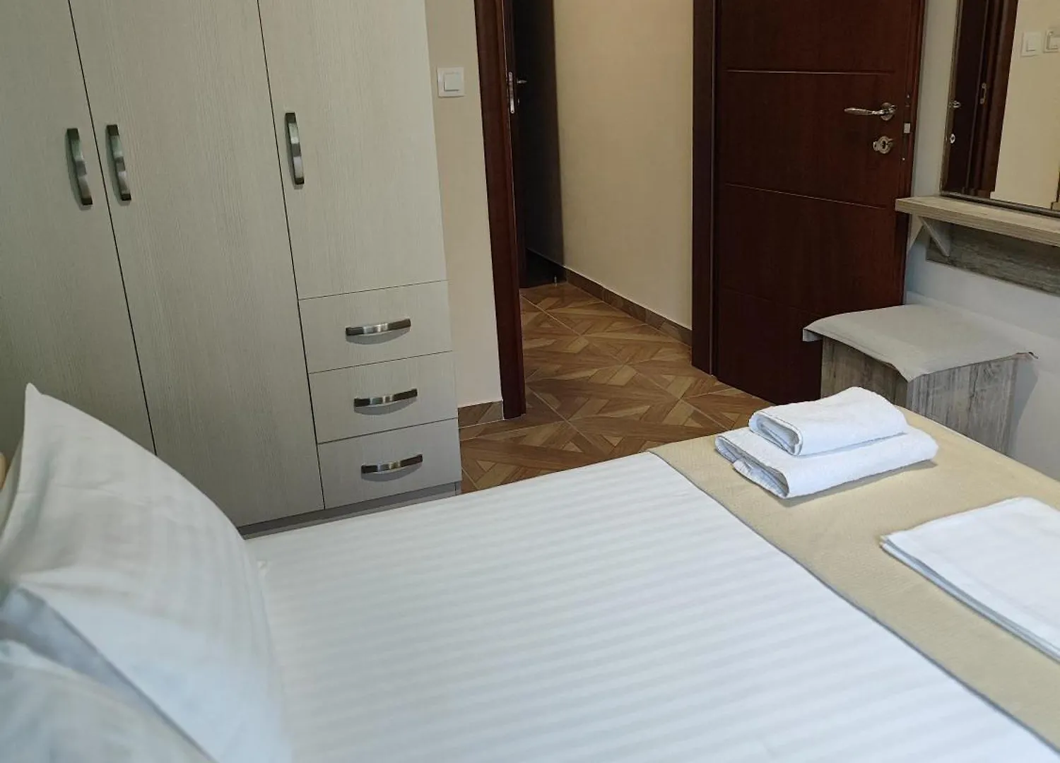 Dagos Rooms Dhërmi Appartamento